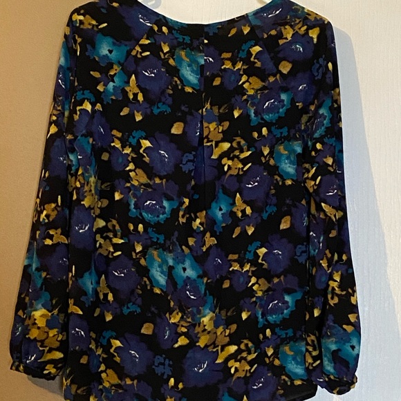 Top - Picture 4 of 11